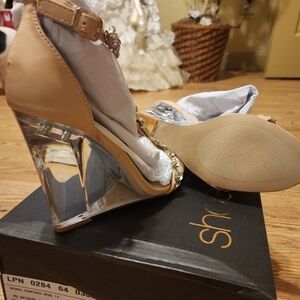 Dress shoes shoe dazzle wedge beige size 7.5